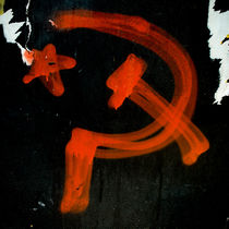Hammer and Sickle, sprayed on wall by Lars Hallstrom