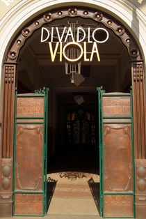 Divadlo Viola Theatre, Prague von serenityphotography