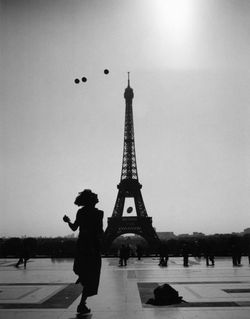 Paris-juggler