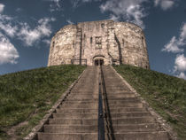 Cliffords Tower by Robert Gipson