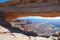 Mesa Arch - Noon by usaexplorer