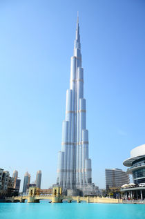 Burj Khalifa, Dubai by tkdesign