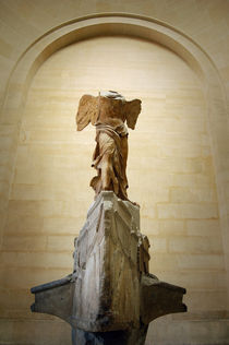 Nike Victory of Samothrace, Louvre, Paris by tkdesign