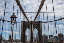 Auf der Brooklyn Bridge by buellom