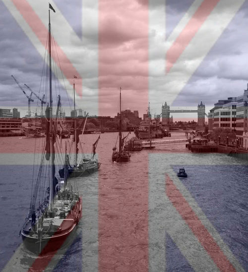 Thames6231bwflag