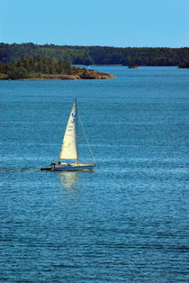 Sailing by Lars Hallstrom