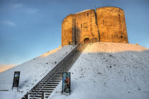 Cliffords Tower, York in the Snow von Martin Williams