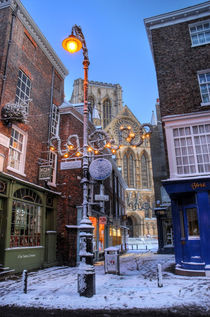 York Minster at Christmas, Petergate Street von Martin Williams