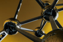 The Atomium in yellow by Rob Hawkins