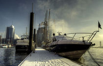 Hamburg Yacht in the Snow von Rob Hawkins