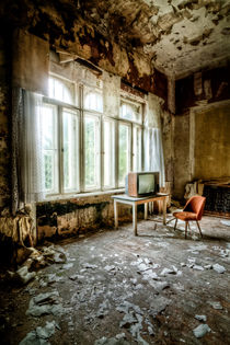'TV Room' by David Pinzer
