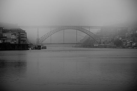 Porto-fog-bw-8