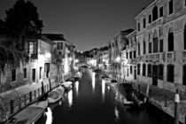 Venitian Canal. Santa Croce, Venice, Italy von Buster Brown Photography