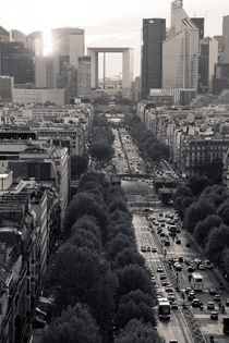 Champs-Élysées and new Arc de Triomphe von Daniel Zrno