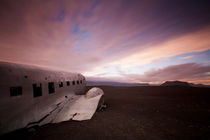 Island: DC-3 by Nina Papiorek