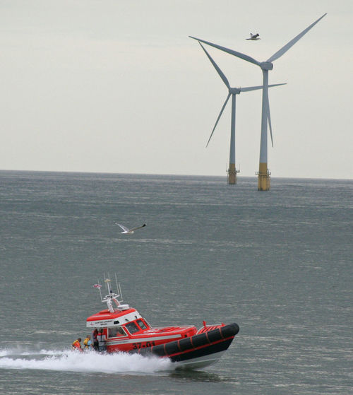 Lifeboat-wind-turbine