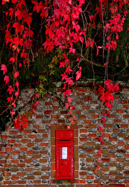 Red-post-box-hickling