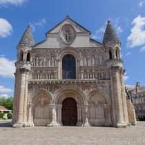 Notre-Dame la Grande by safaribears
