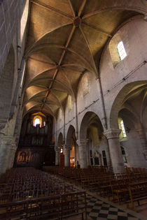 Nave of a church in Beaugency von safaribears