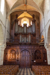 Organ in a church in Beaugency von safaribears