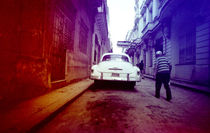 OLD CAR / CUBA by Giorgio Giussani